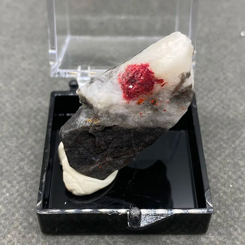 Best！100% natural red cinnabar ， raw stone mineral specimen quartz stone Healing crystal gem home decoration - AMULET RING STORE