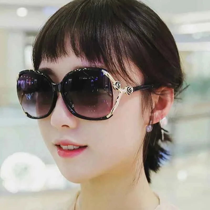 Women’s Sexy Retro Sunglasses Gradient Sun Glasses Round Large-Framed Brand Designer Style with Camellia Hollow-out Accents