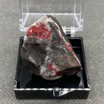 Best！100% natural red cinnabar ， raw stone mineral specimen quartz stone Healing crystal gem home decoration - AMULET RING STORE