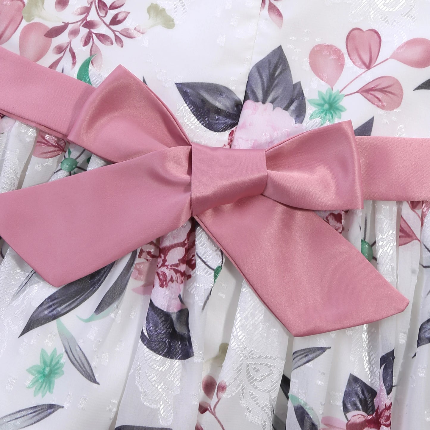 Sweet style children's dress, a dress with bow patterns suitable for middle-aged to older children, a flower girl style fashion