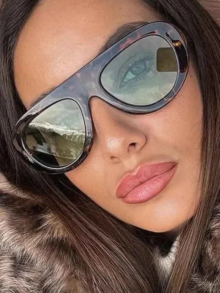 Y2K Retro Round Small Sunglasses Trendy Leopard Print Glasses Vintage Unisex Eyewear for Women Men Bold Fashion Accessories