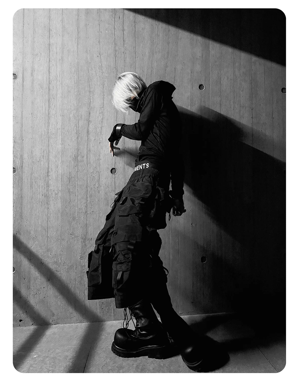 Mauroicardi Spring Summer Cool Handsome Thin Black Nylon Cargo Shorts for Men with Many Pockets Luxury Emo Techwear Clothes 2025