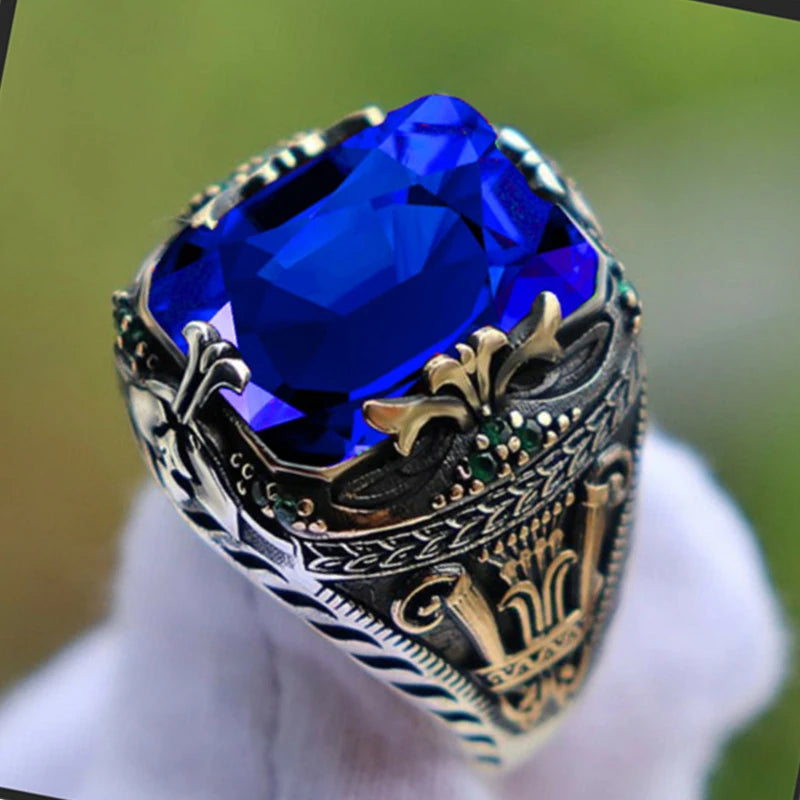 Inlaid Emerald Men's Luxury Ring