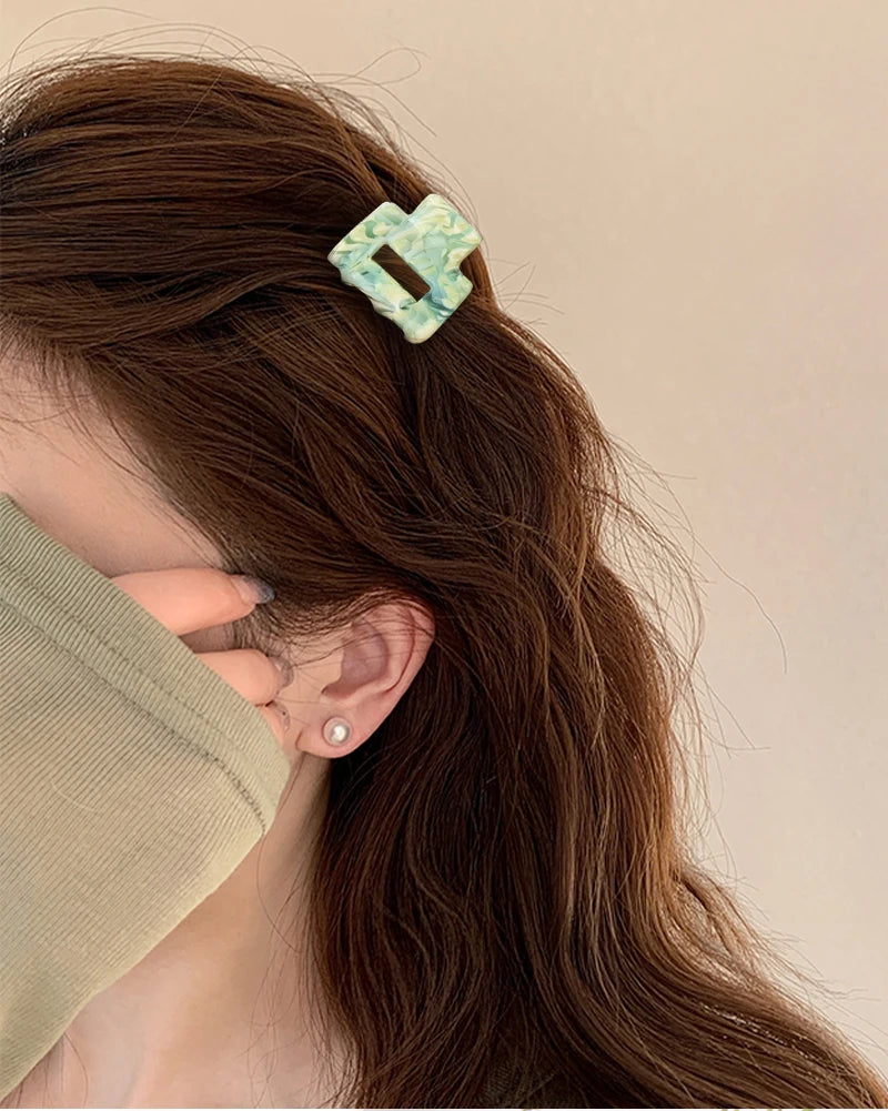 Bgffuy Leopard Korea Acetate Hollow Colorful Mini Hair Claws Crab Hair Clips for Child Girls Hairpins Hair Accessories Barrettes