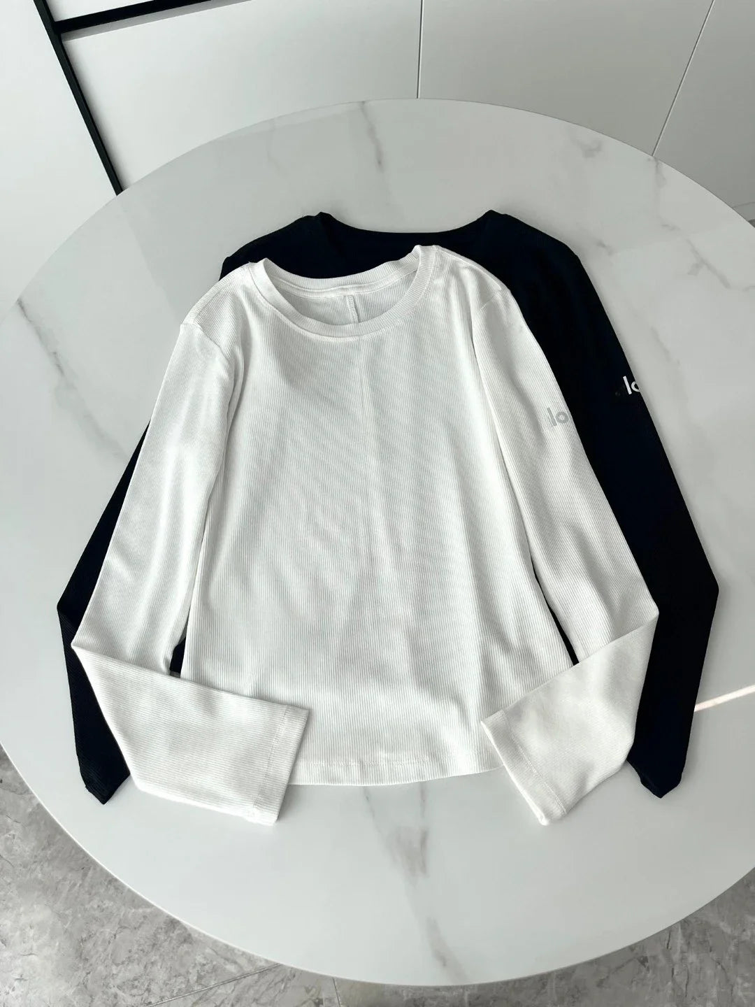 Women's Sports Quick Drying Fitness Yoga Top Simple Black White Long Sleeved Threaded T-shirt Fashion Solid Color Cotton T-shirt