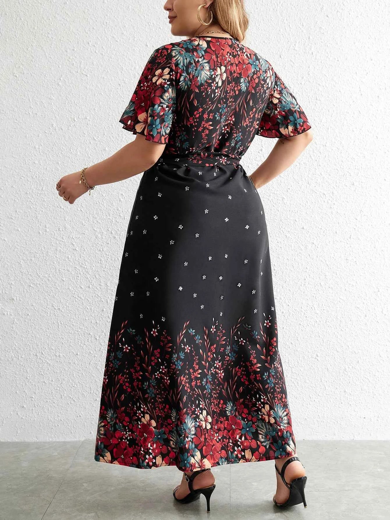 Plus Size Casual Dress Woman 2024 Summer V Neck Short Sleeve Floral Print Long Dress Black Curvy Size Women Clothing