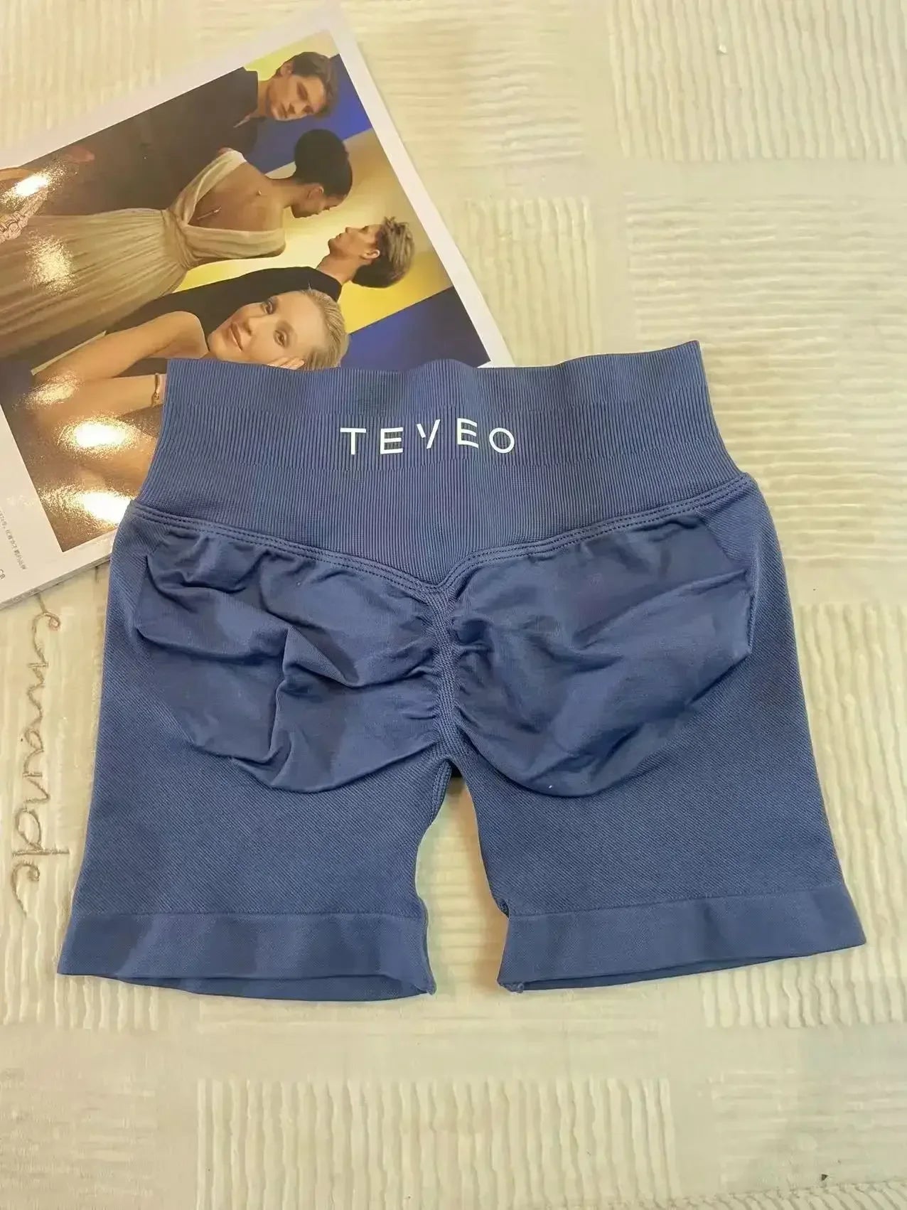 TEVEO Short De Yoga Femme Extensible Respirant Pêche Hanche Hanche Fitness Short de Course Hanche Haute Stretch Mèches De Sueur