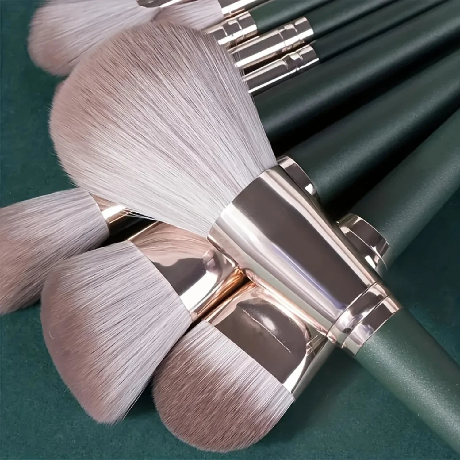 Green Cloud 14-Piece Makeup Brush Set - Super Soft Full Beginner Set for Paint, Powder, and Foundation - Beauty Tools - AMULET RING STORE